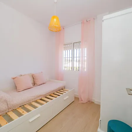 Hébergement de vacances Cubo's Mis Seis Soles Coín
